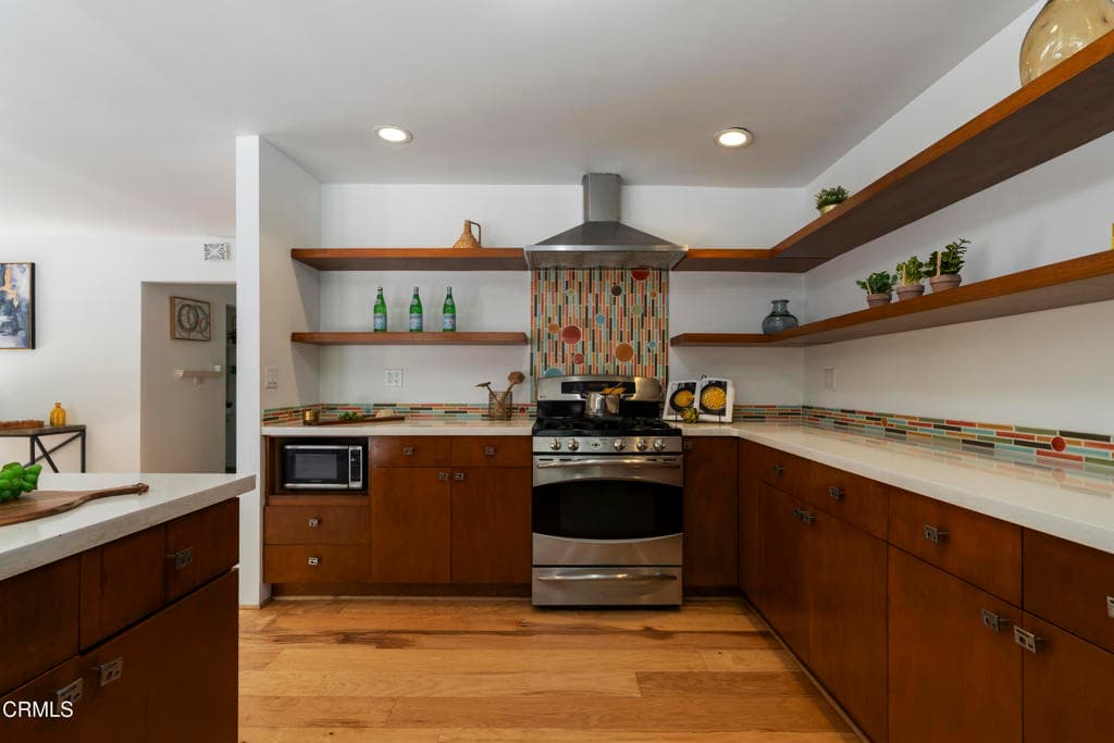 Home at 579 Acacia Street, Sierra Madre — photo 5 of 12
