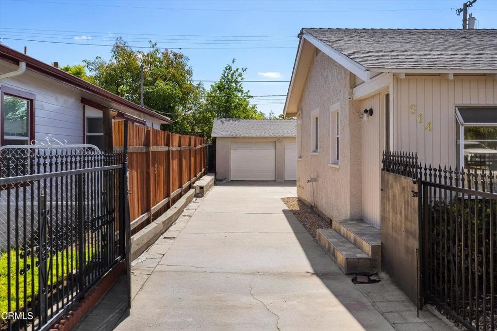 Home at 614 N Lemon Avenue, Azusa — photo 2 of 12