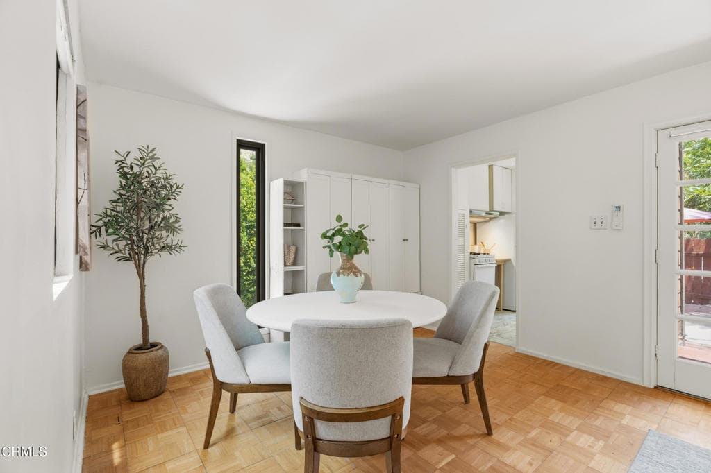 Home at 670 Woodland Drive, Sierra Madre — photo 10 of 12