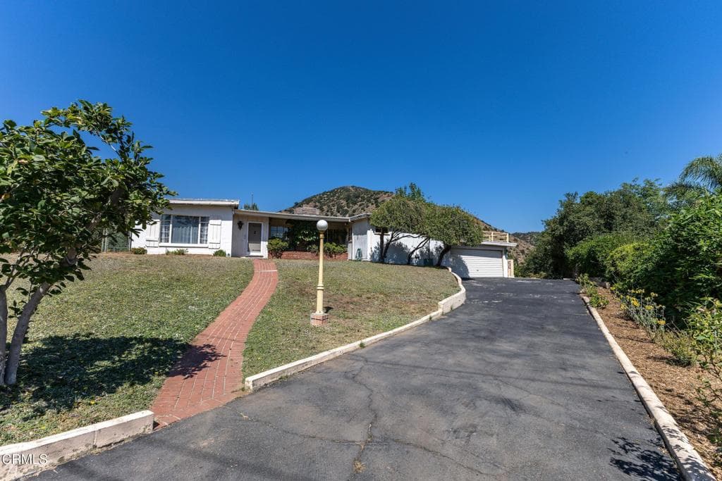 Home at 890 Ridgeside Drive, Monrovia — photo 3 of 12