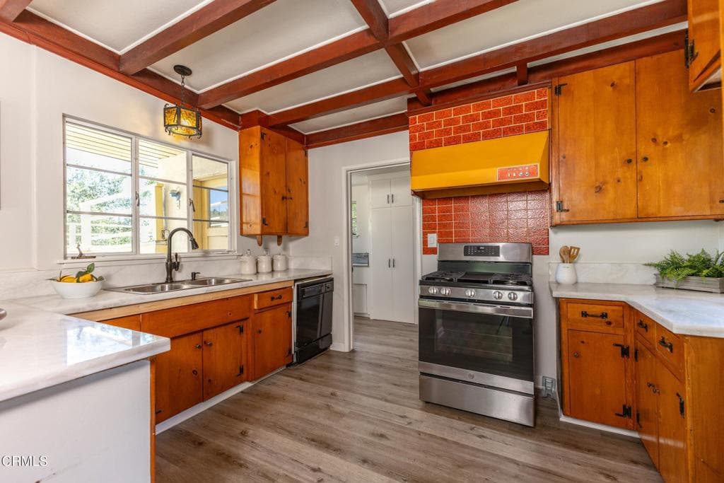 Home at 890 Ridgeside Drive, Monrovia — photo 8 of 12