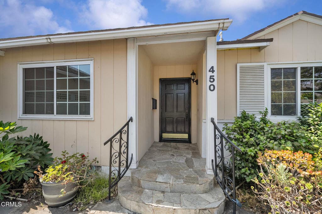 Home at 450 Sycamore Avenue, Glendora — photo 2 of 12