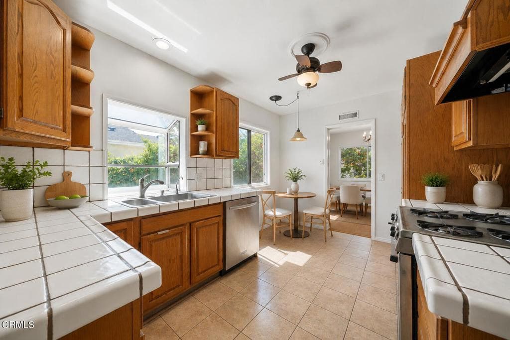 Home at 450 Sycamore Avenue, Glendora — photo 9 of 12