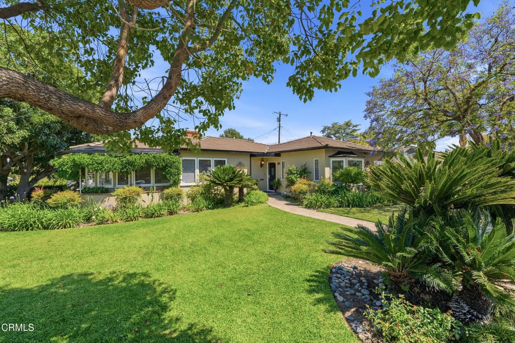 Home at 958 Hugo Reid Drive, Arcadia — photo 2 of 12