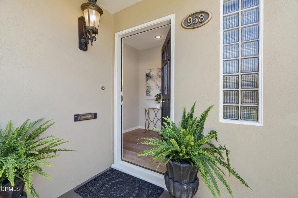 Home at 958 Hugo Reid Drive, Arcadia — photo 6 of 12