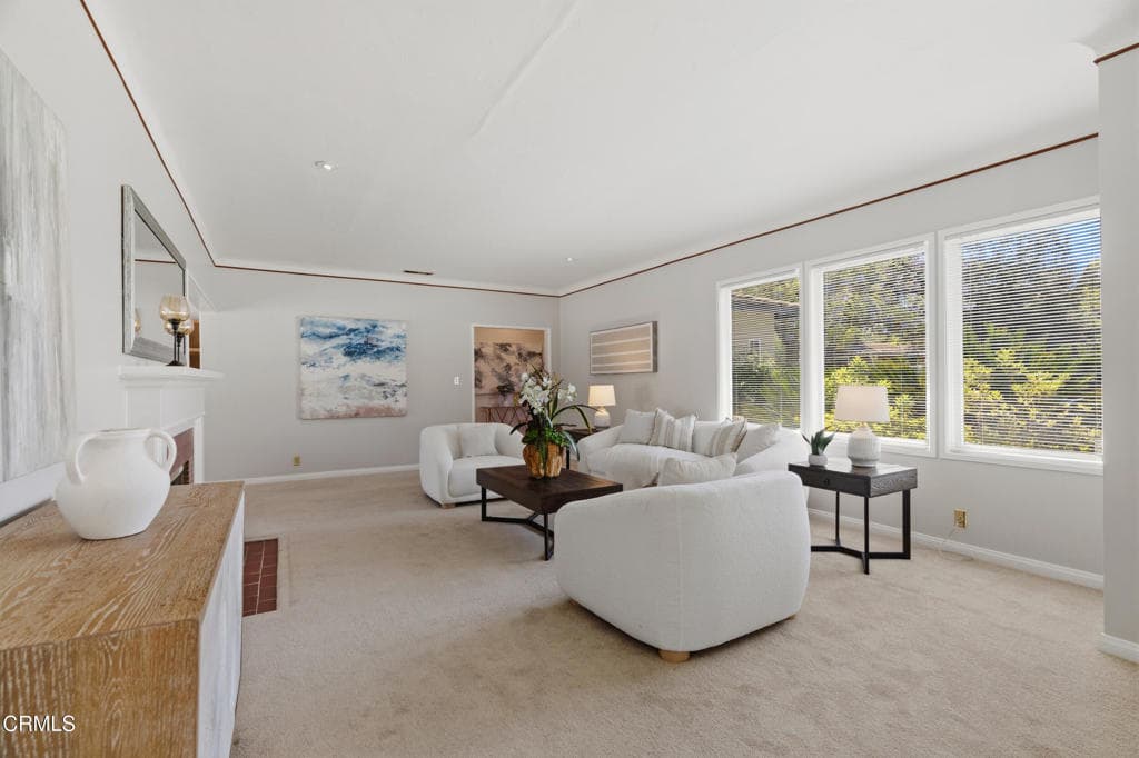 Home at 958 Hugo Reid Drive, Arcadia — photo 10 of 12