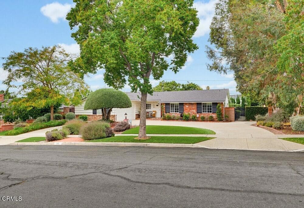 Home at 1115 Briarcroft Road, Claremont — photo 4 of 12