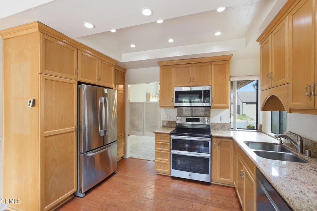 Home at 915 Ashworth Place, Glendora — photo 4 of 12