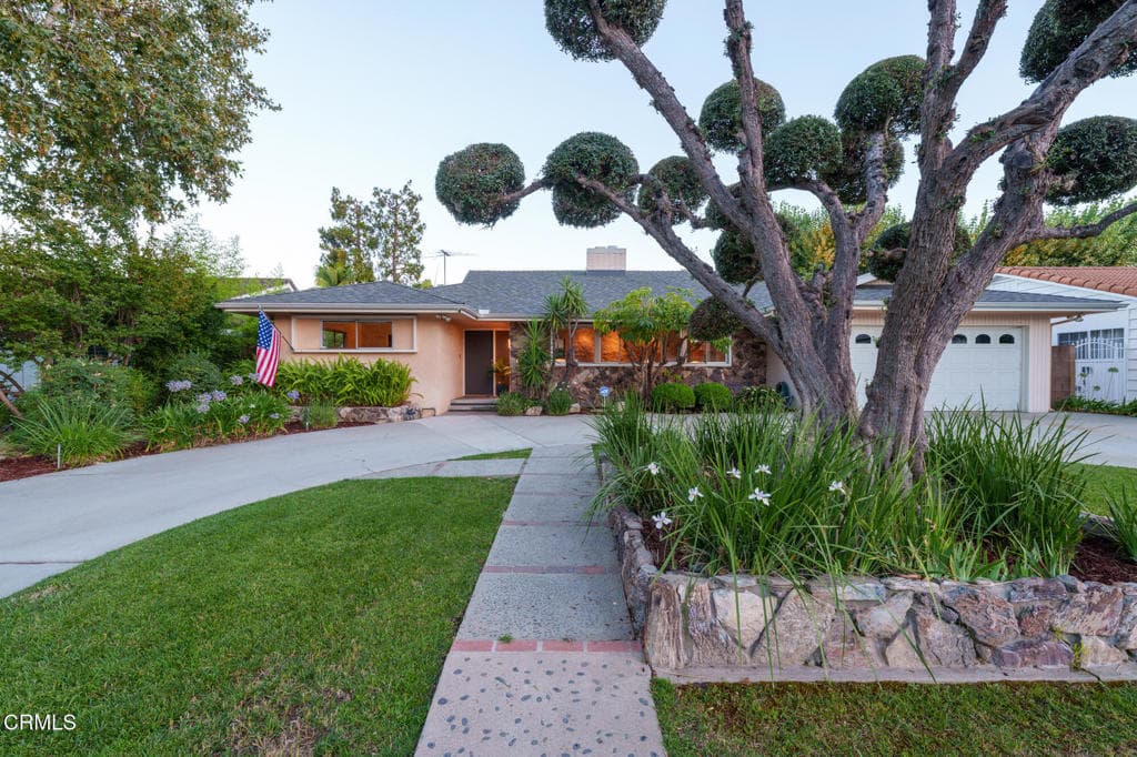 Home at 460 Sharon Road, Arcadia — photo 1 of 12