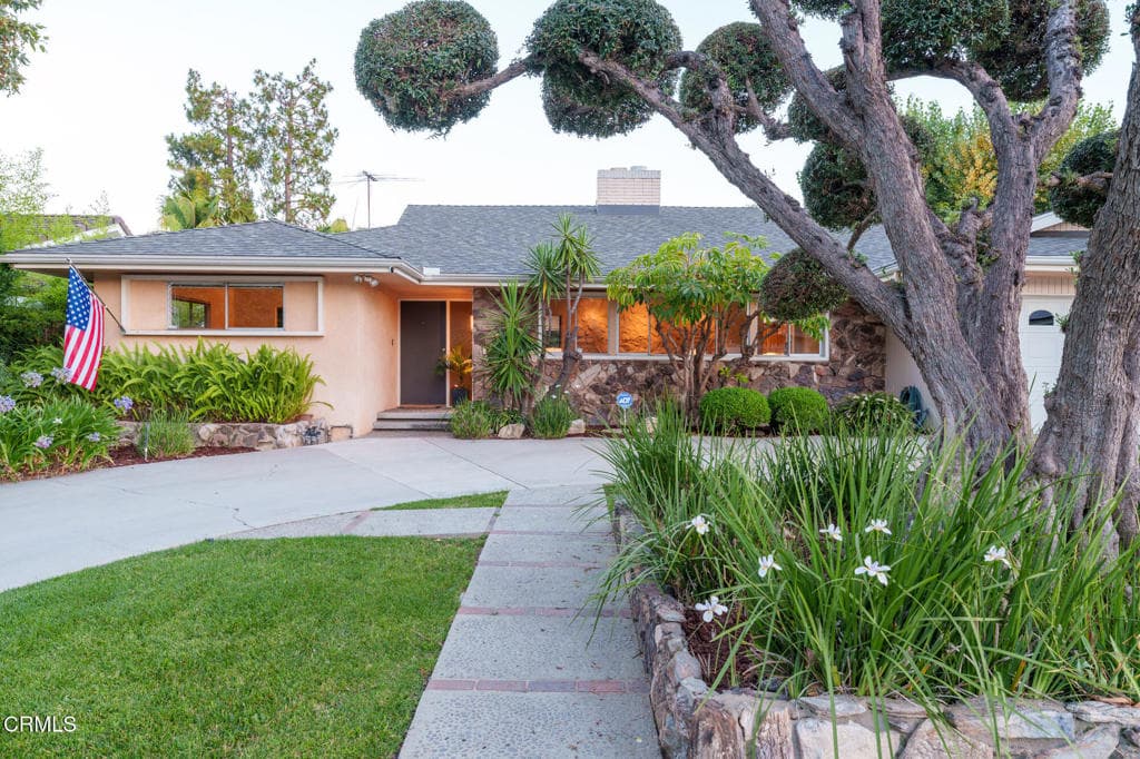 Home at 460 Sharon Road, Arcadia — photo 2 of 12