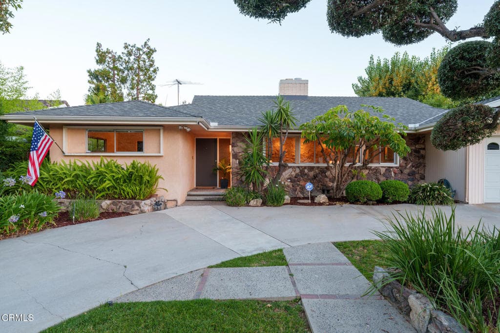 Home at 460 Sharon Road, Arcadia — photo 5 of 12