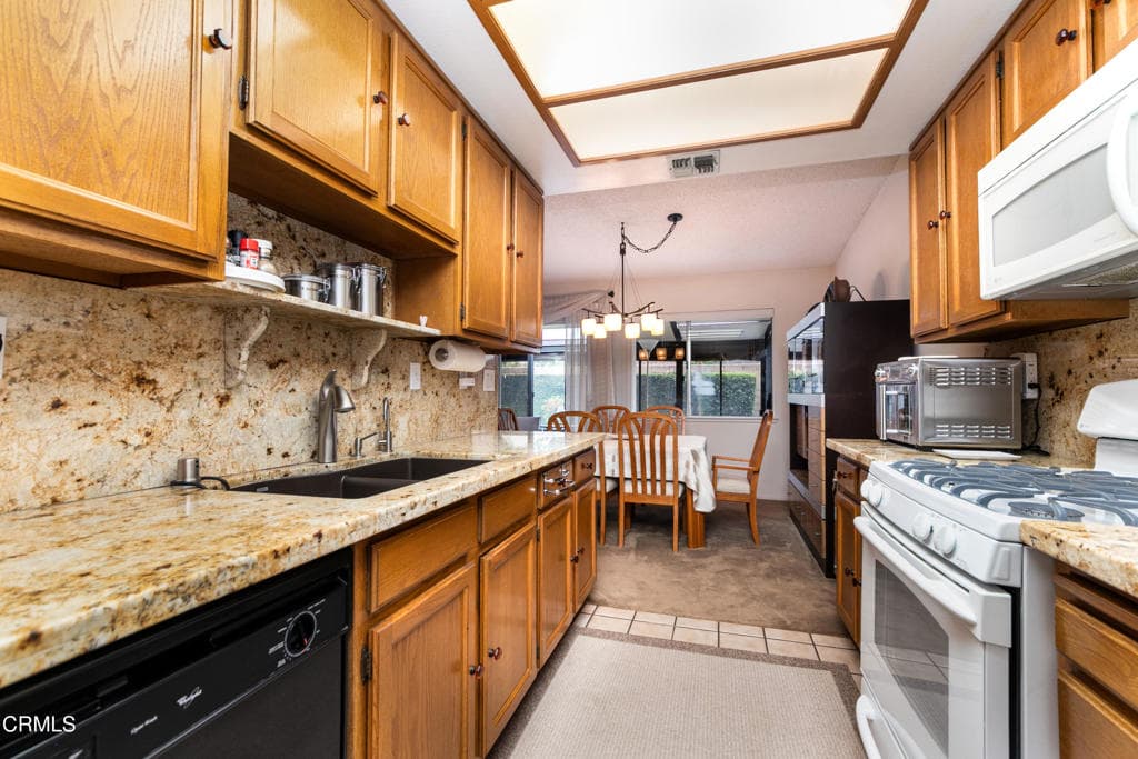Townhouse at 945 Shady Lane, Glendora — photo 12 of 12