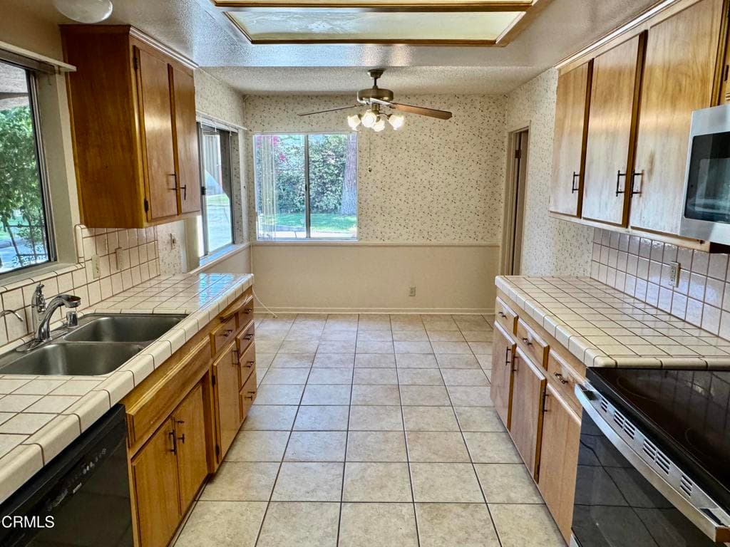 Home at 910 Claraday Street, Glendora — photo 4 of 12