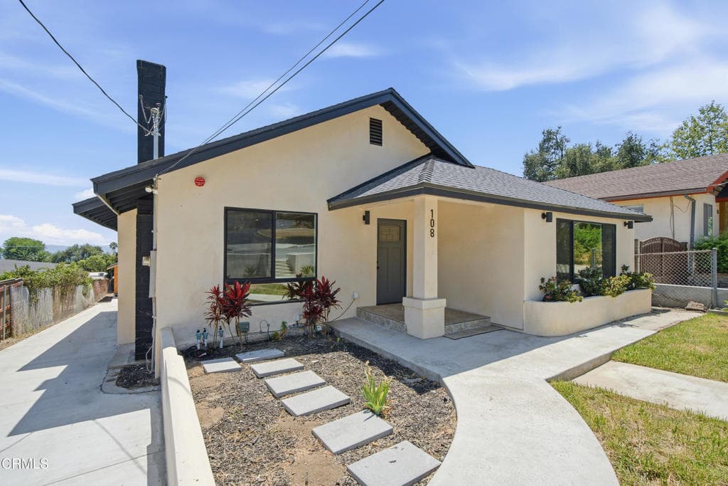 Home at 108 E Grandview Avenue, Sierra Madre — photo 2 of 12