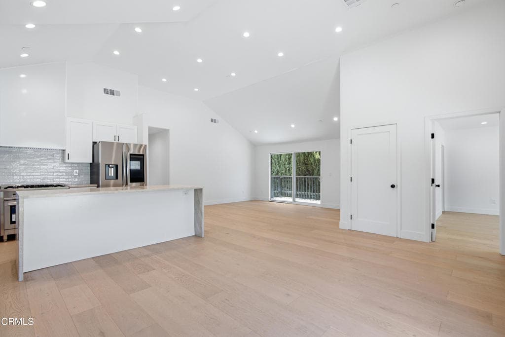Home at 108 E Grandview Avenue, Sierra Madre — photo 6 of 12