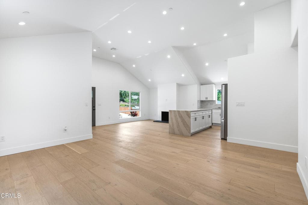 Home at 108 E Grandview Avenue, Sierra Madre — photo 9 of 12