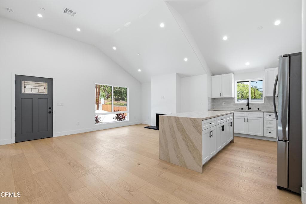 Home at 108 E Grandview Avenue, Sierra Madre — photo 10 of 12