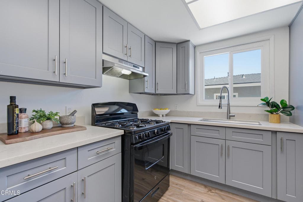 Home at 1201 N Alameda Avenue, Azusa — photo 6 of 12