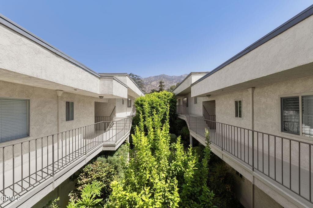 Condo at 555 W Sierra Madre Boulevard I, Sierra Madre — photo 3 of 12