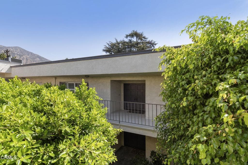 Condo at 555 W Sierra Madre Boulevard I, Sierra Madre — photo 4 of 12
