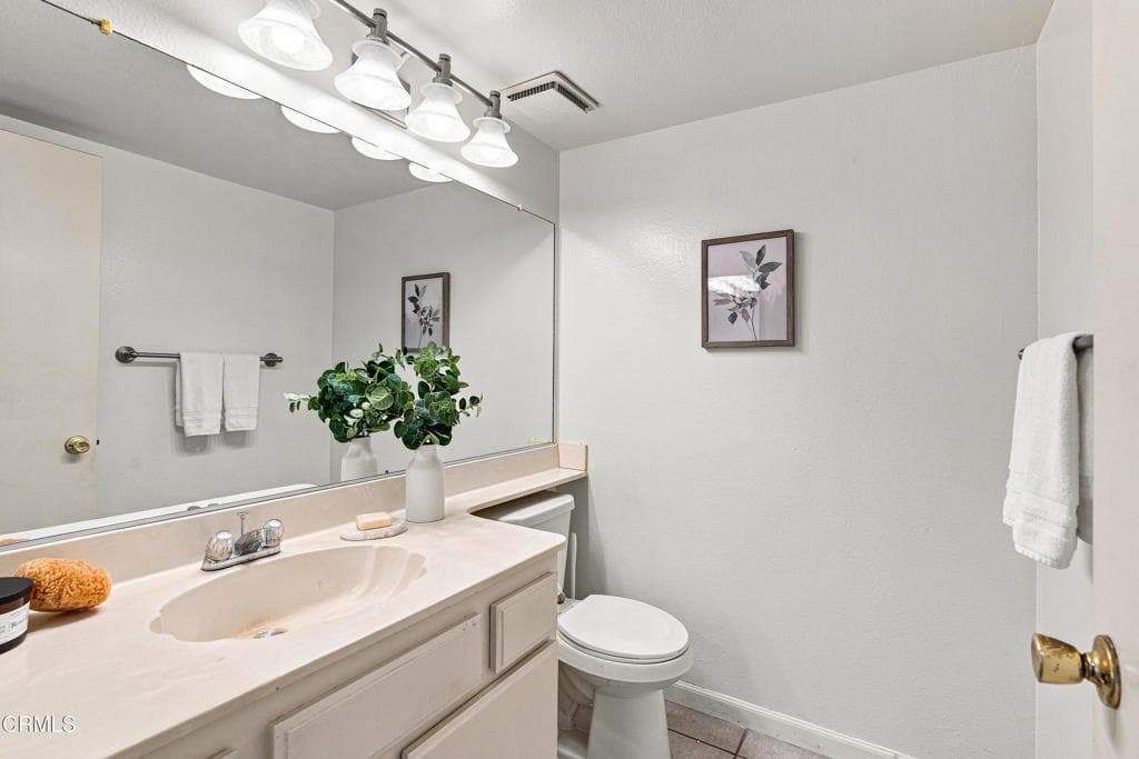 Condo at 859 W 13th Street 2, Azusa — photo 7 of 11