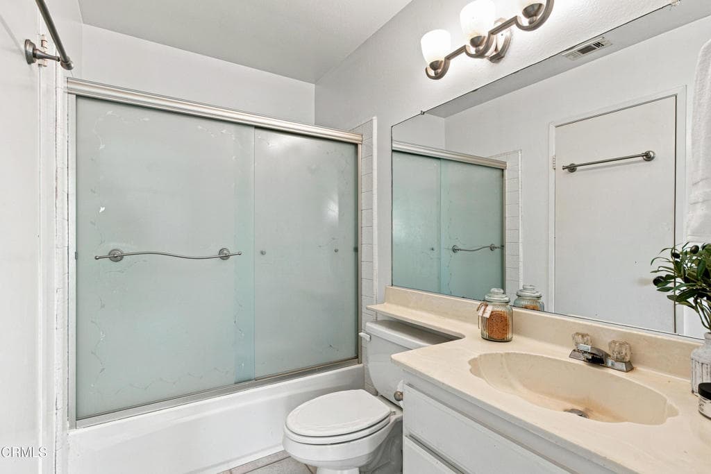 Condo at 859 W 13th Street 2, Azusa — photo 9 of 11