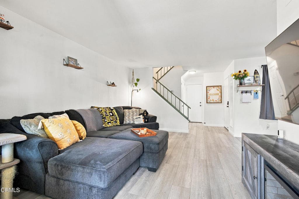 Townhouse at 884 Endicott Drive, Claremont — photo 9 of 12
