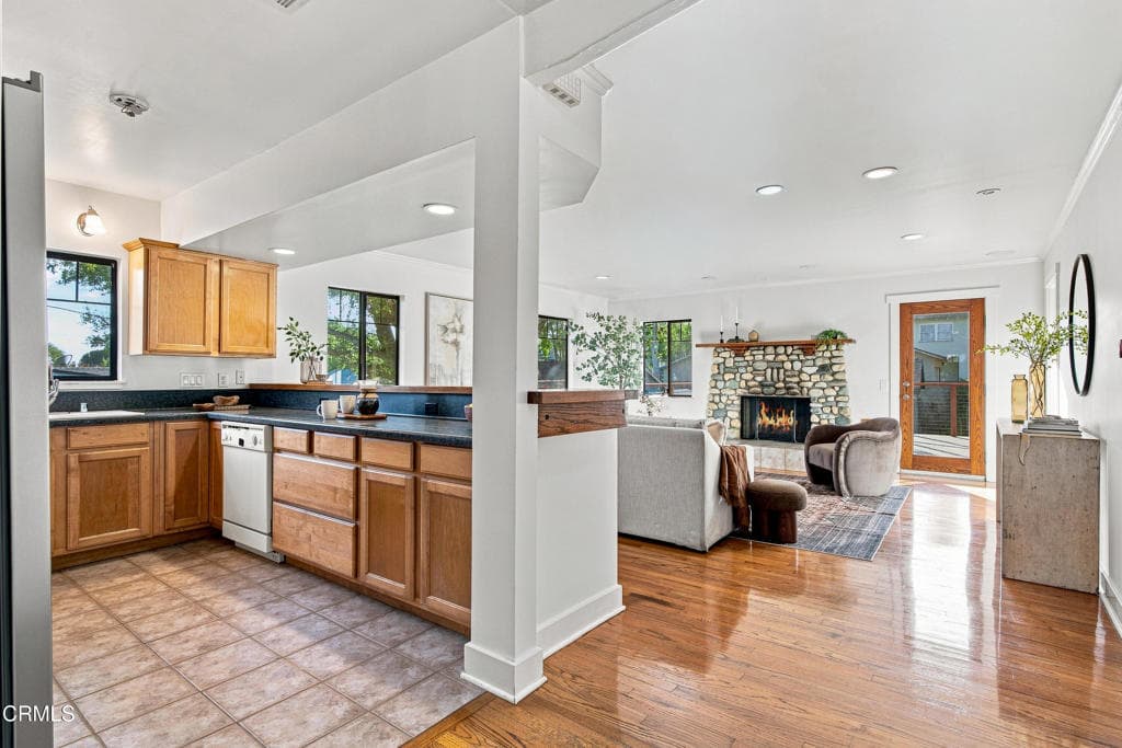 Home at 245 Valle Vista Avenue, Monrovia — photo 5 of 12
