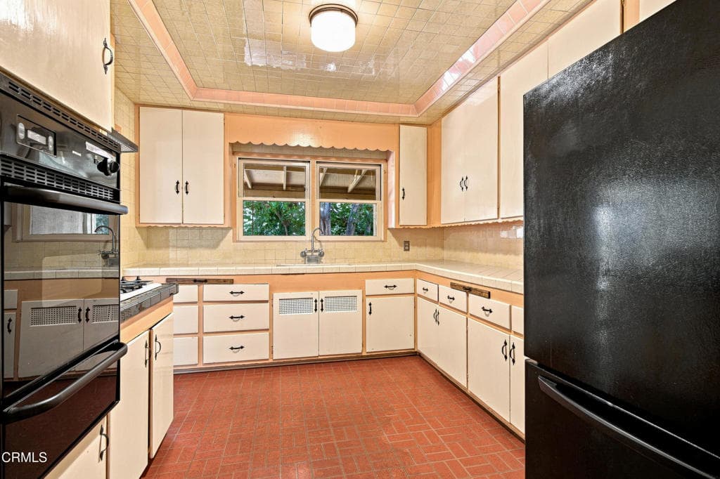 Home at 10639 Olive Street Street, Temple City — photo 5 of 12