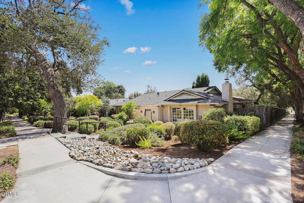 Home at 148 W Bonita Avenue, Sierra Madre — photo 3 of 12