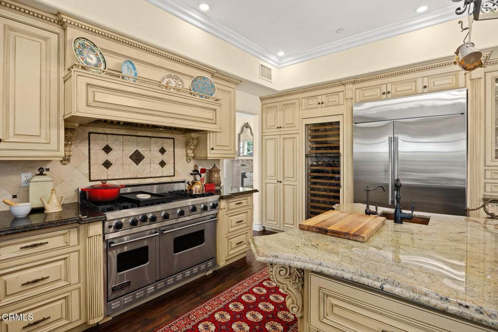 Home at 574 Camillo Road, Sierra Madre — photo 10 of 12