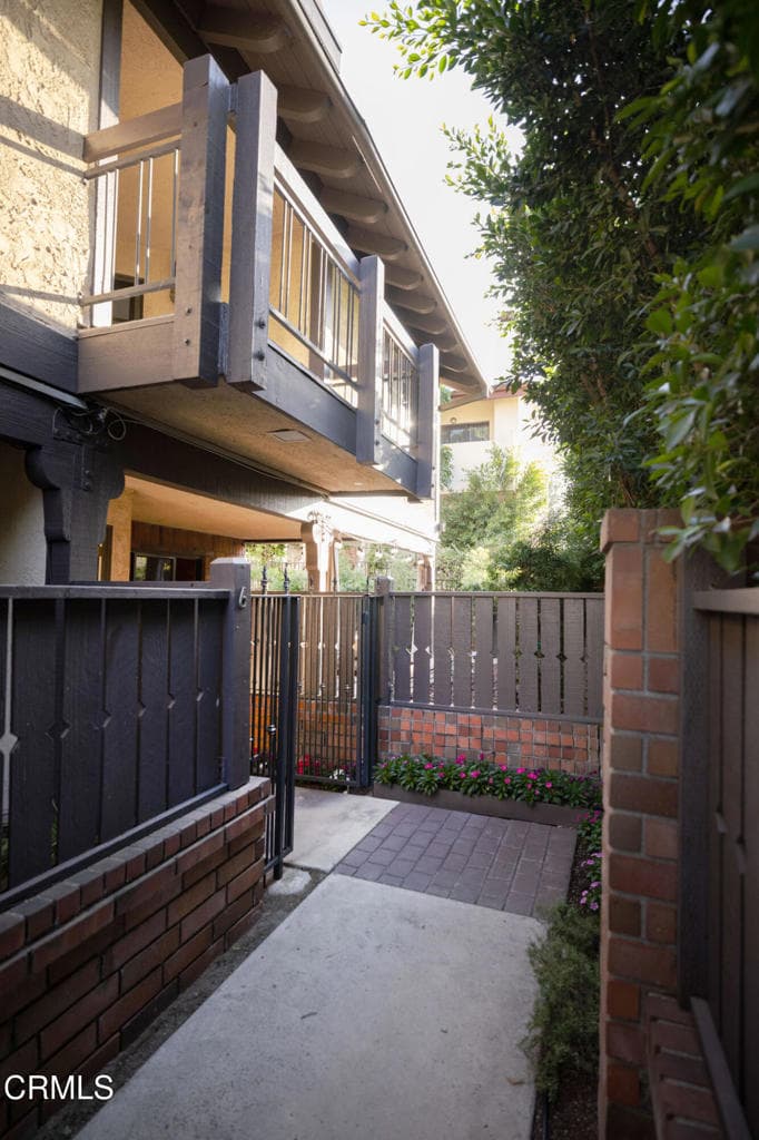 Condo at 503 W Duarte Road 6, Arcadia — photo 4 of 12