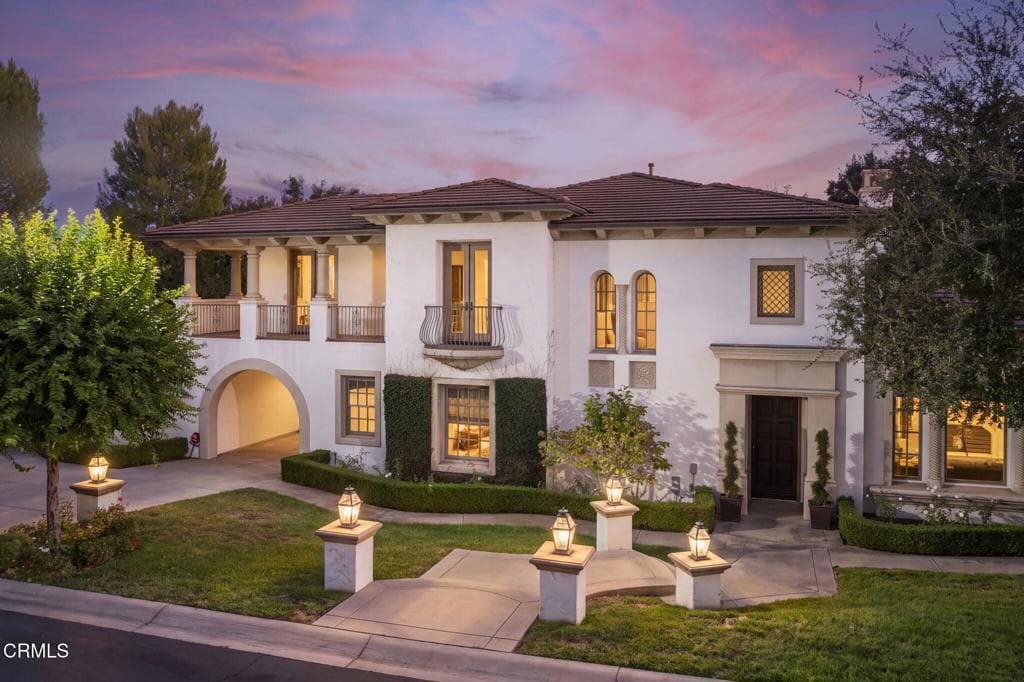 Home at 731 Carriage House Drive, Arcadia — photo 2 of 12