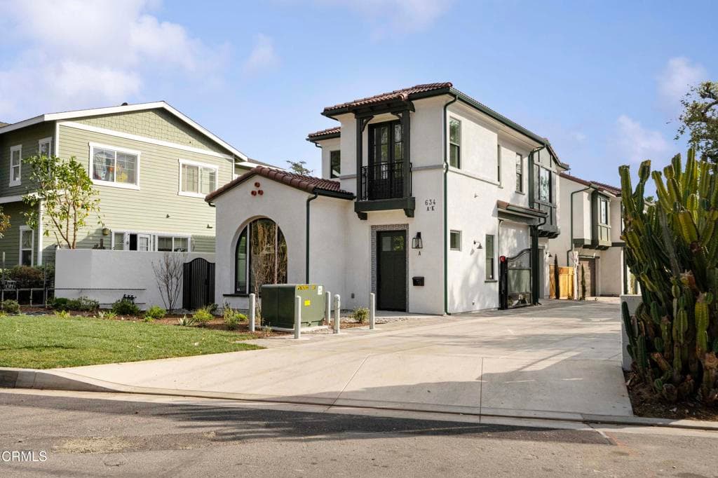 Townhouse at 634 W Olive Avenue B, Monrovia — photo 2 of 12