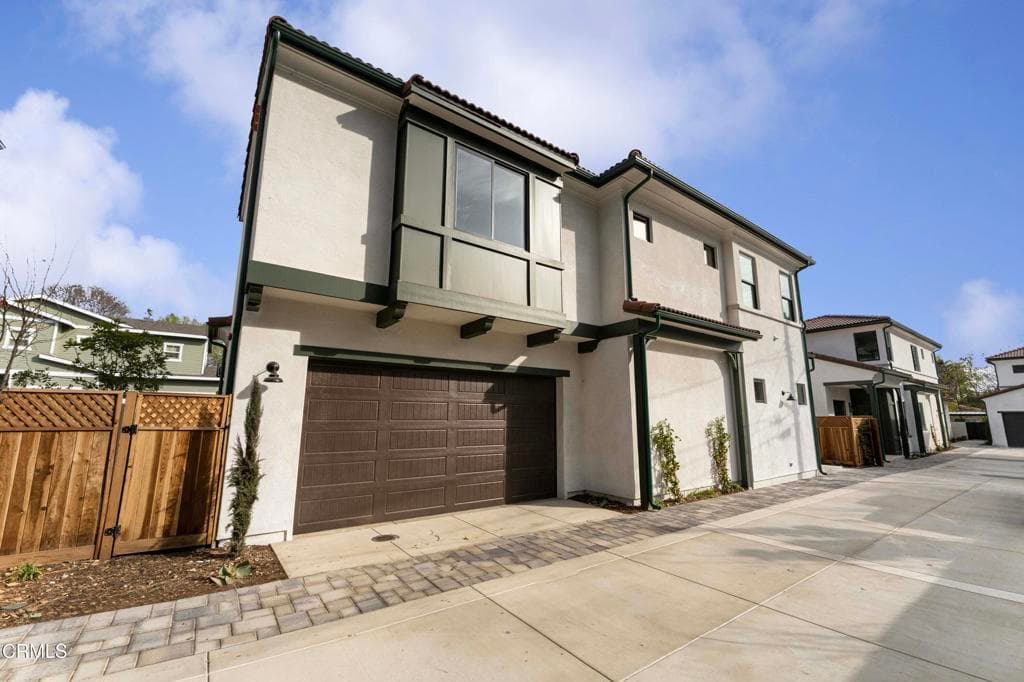 Townhouse at 634 W Olive Avenue B, Monrovia — photo 3 of 12