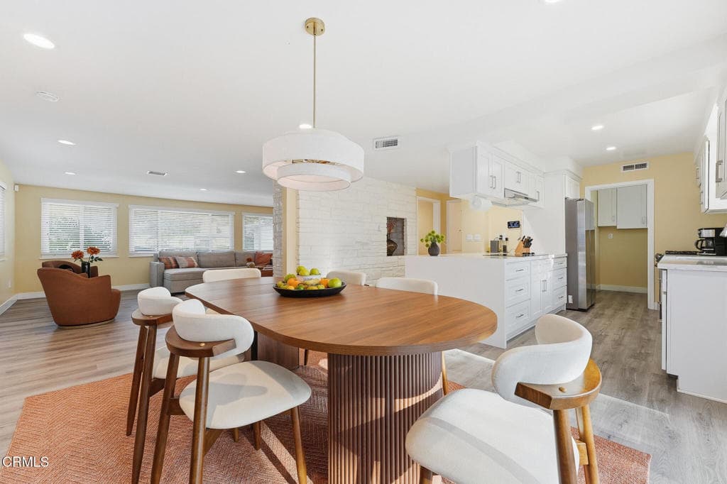 Home at 357 Oakcliff Road, Monrovia — photo 4 of 12