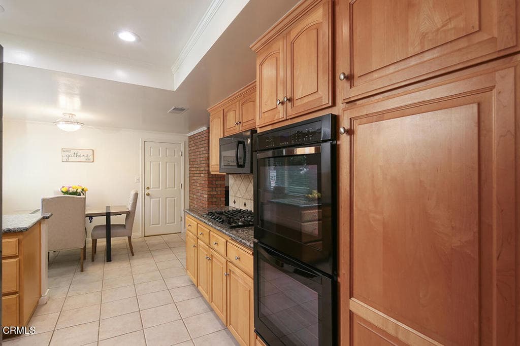 Home at 452 Prospect Ave Avenue, Monrovia — photo 11 of 12