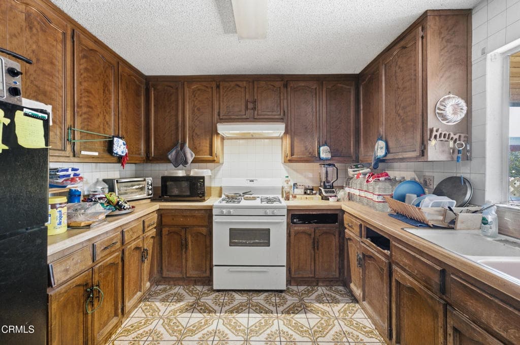 Home at 219 N 2nd Street, La Puente — photo 8 of 12