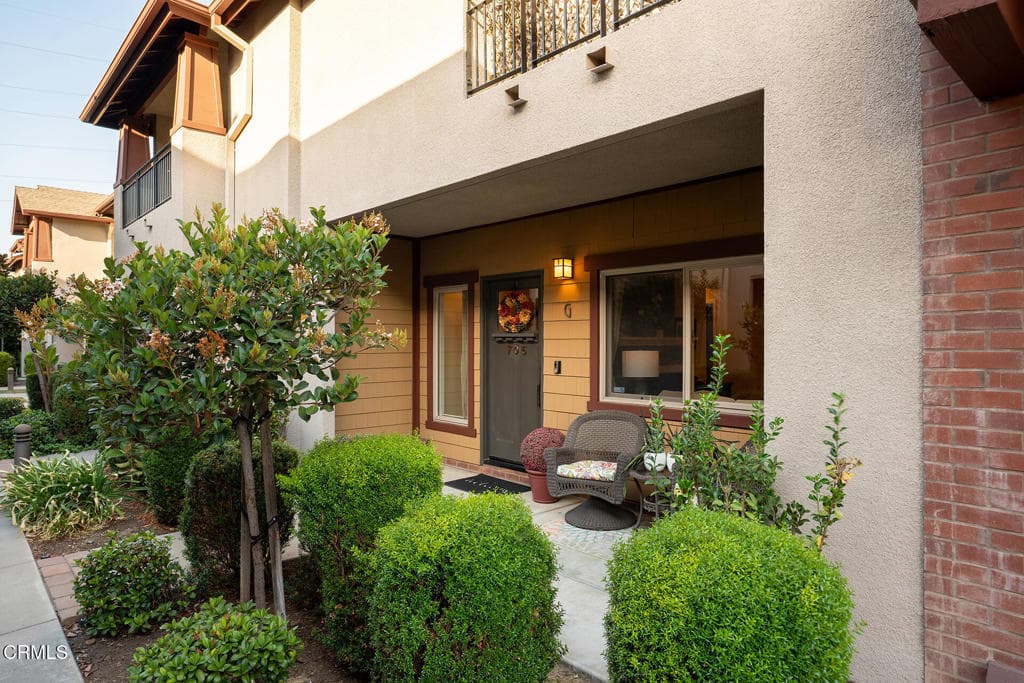 Townhouse at 705 S Azusa Avenue G, Azusa — photo 2 of 12