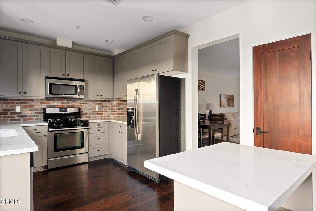 Townhouse at 705 S Azusa Avenue G, Azusa — photo 5 of 12