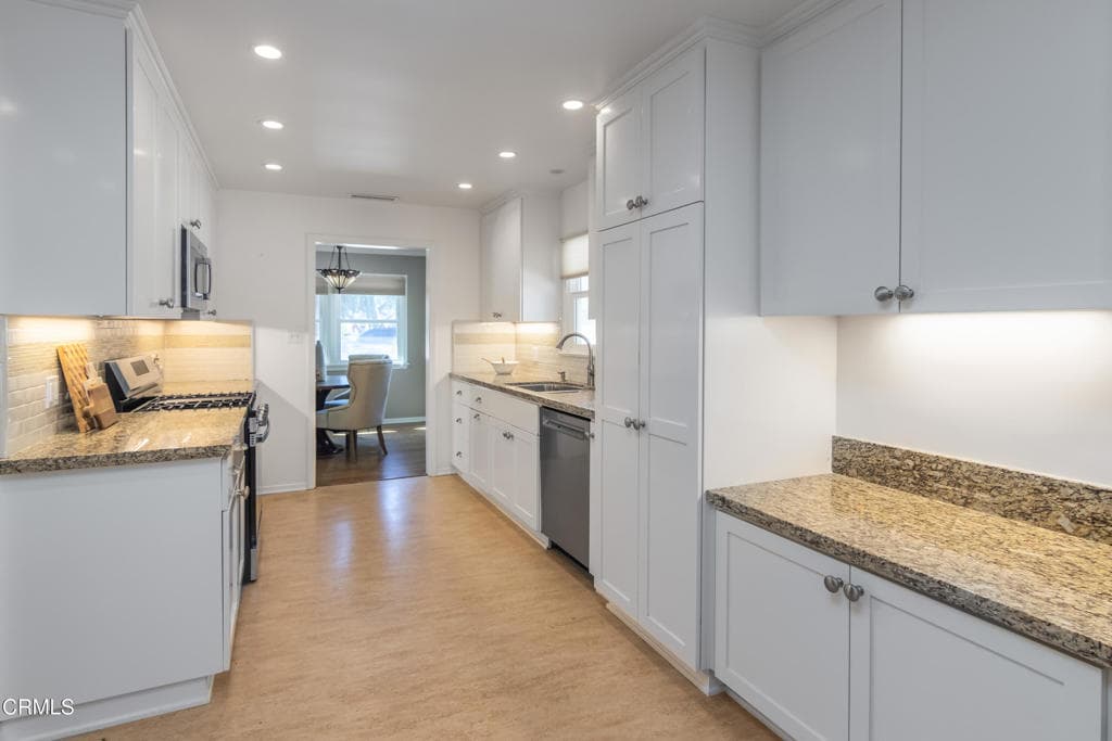 Home at 258 N Mayflower Avenue, Monrovia — photo 10 of 12