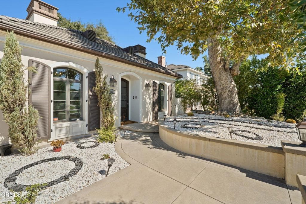 Home at 933 Coronado Drive, Arcadia — photo 3 of 12