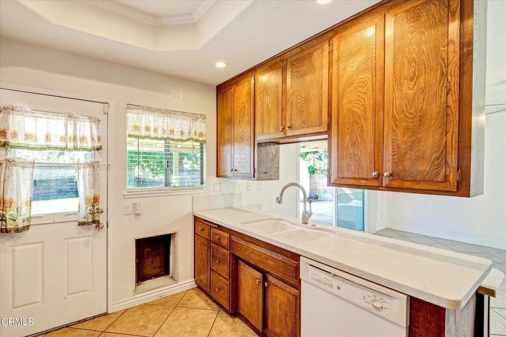 Home at 368 Fuego Avenue, Pomona — photo 10 of 12
