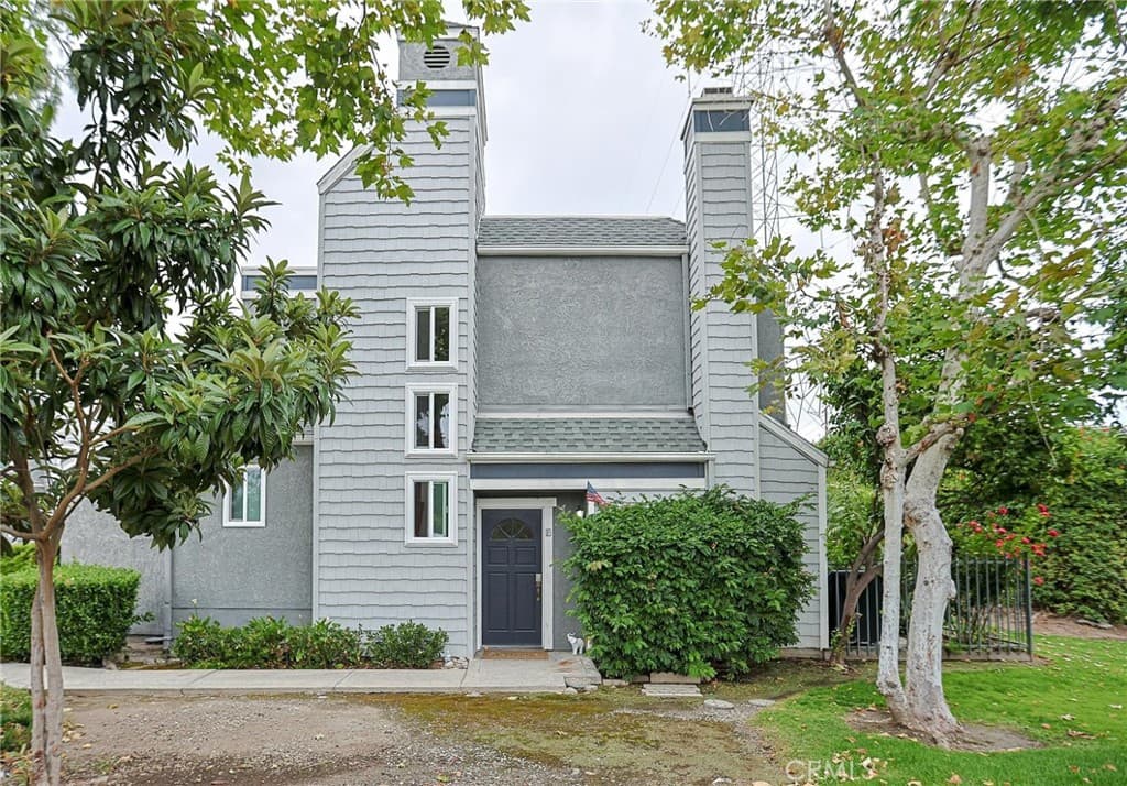 Townhouse at 1230 S Barranca Avenue F, Glendora — photo 1 of 12