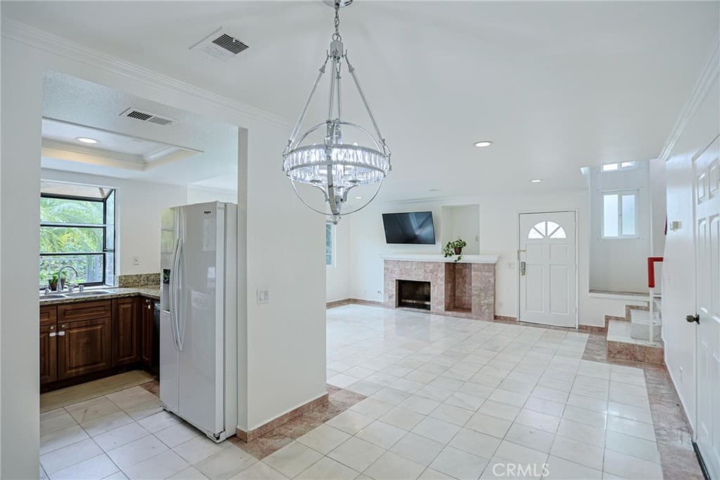 Townhouse at 1230 S Barranca Avenue F, Glendora — photo 6 of 12