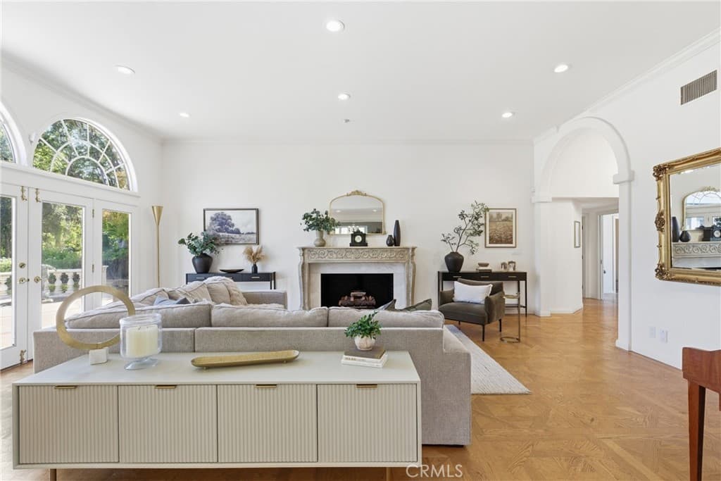 Home at 950 Hampton, Arcadia — photo 2 of 12