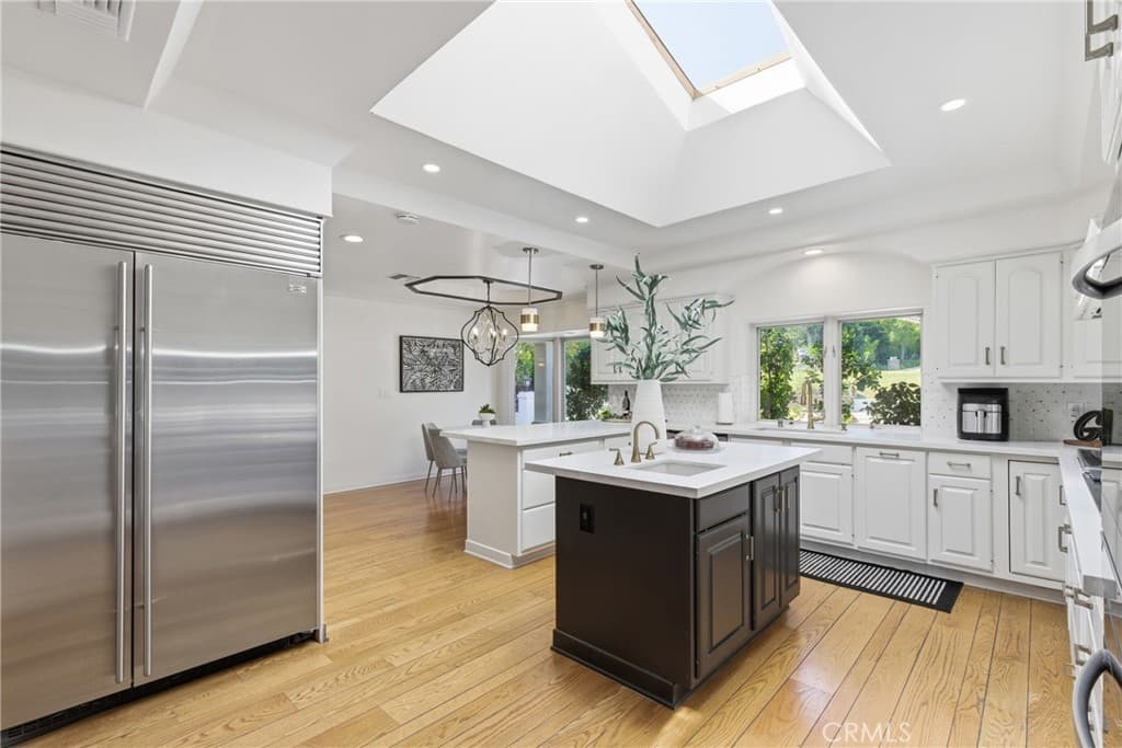 Home at 950 Hampton, Arcadia — photo 6 of 12