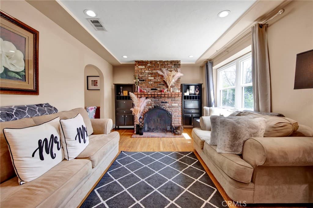 Home at 269 N Alta Vista, Monrovia — photo 5 of 12