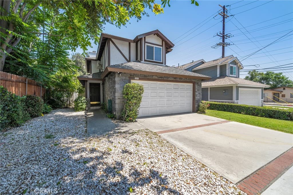 Home at 808 S California Avenue, Monrovia — photo 2 of 12