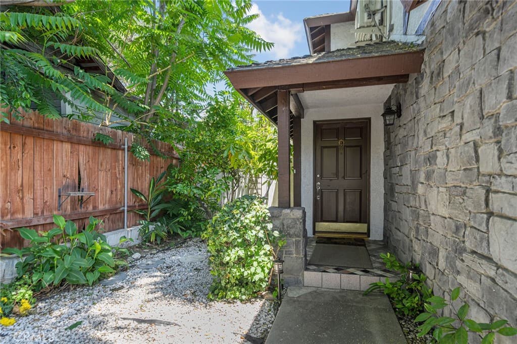 Home at 808 S California Avenue, Monrovia — photo 3 of 12